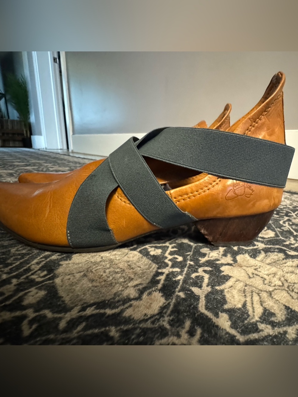 John Fluevog Truth Marina in Tan - Picture 3 of 13